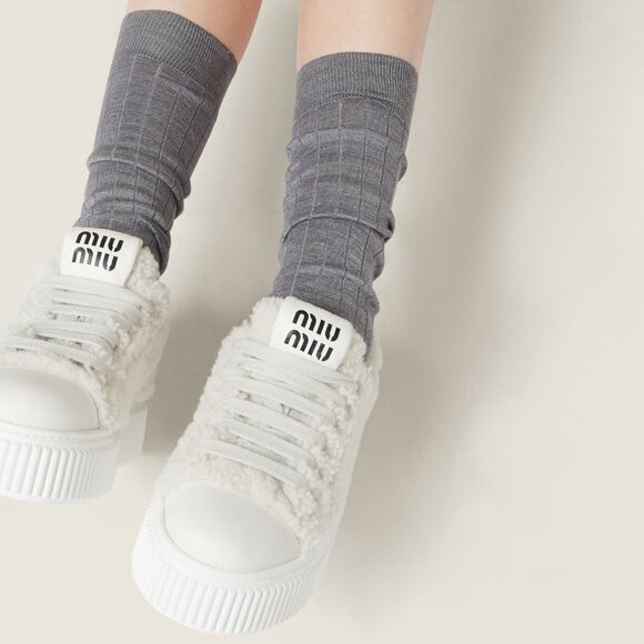 NWT Miu Miu Low Top Sneakers White Shearling Lace Up Sz 35.5 - Picture 1 of 11